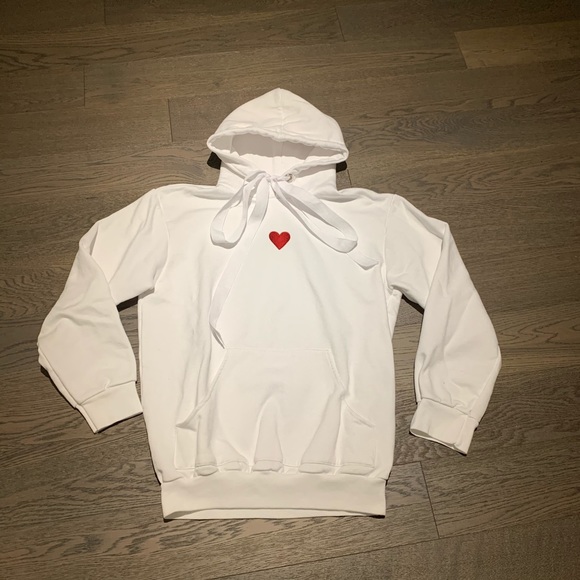 ❤️ ASOS white hoodie with red heart ❤️ NWOT!!! - Picture 3 of 5